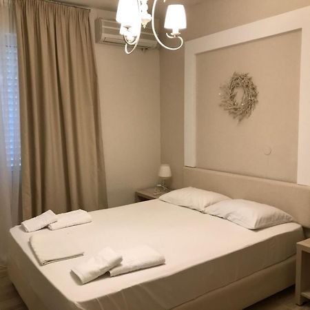 Leonidas Apartments And Suites Mola Kalyva Ngoại thất bức ảnh