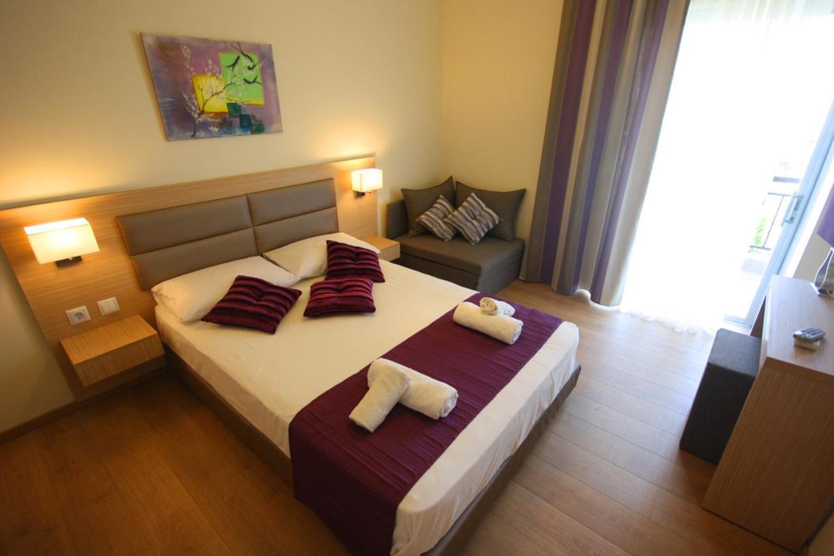 Leonidas Apartments And Suites Mola Kalyva Ngoại thất bức ảnh