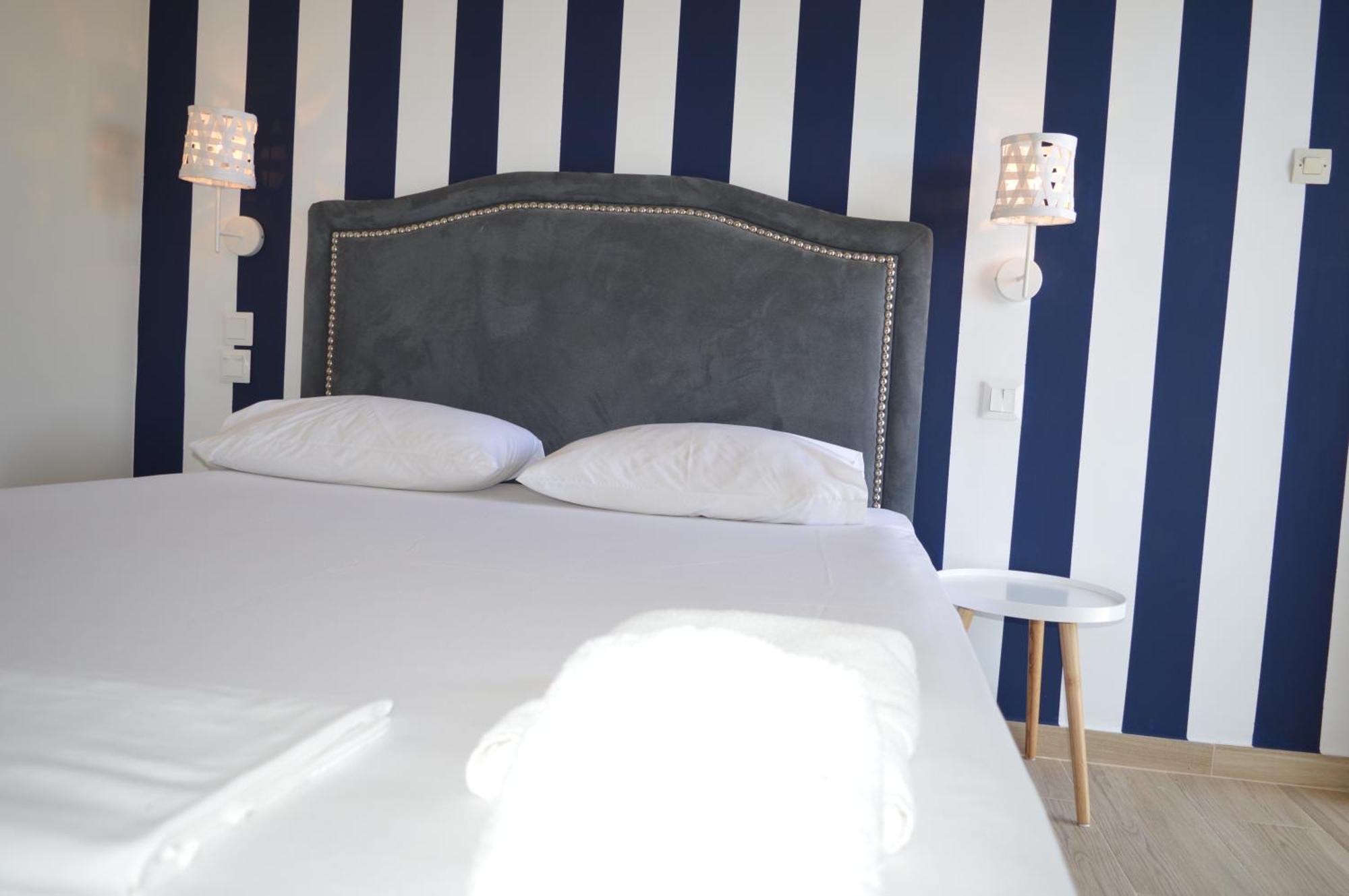 Leonidas Apartments And Suites Mola Kalyva Ngoại thất bức ảnh