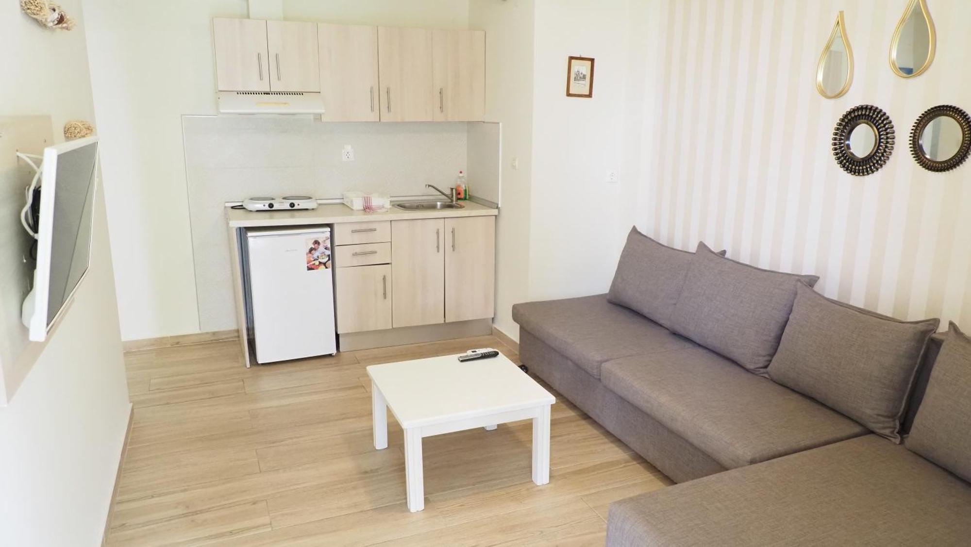 Leonidas Apartments And Suites Mola Kalyva Ngoại thất bức ảnh
