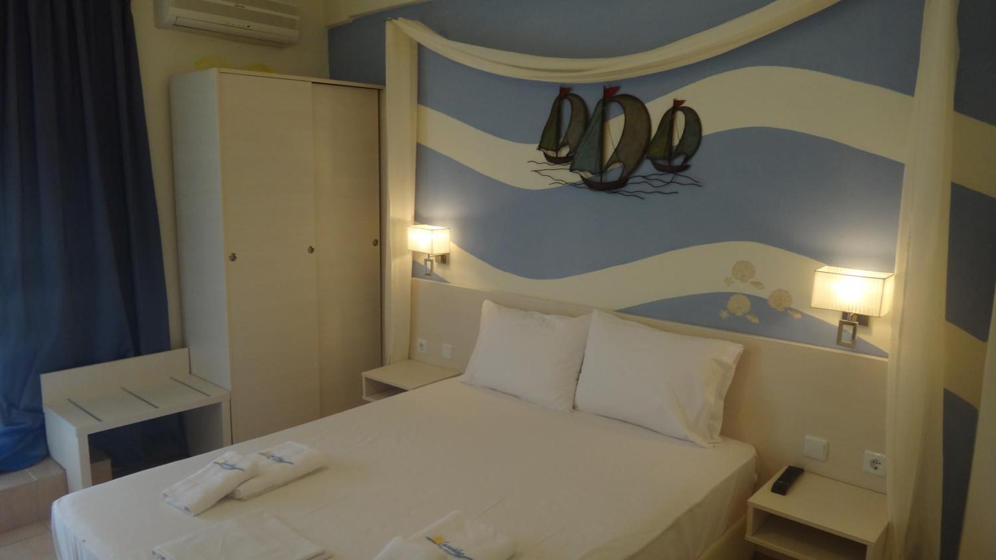 Leonidas Apartments And Suites Mola Kalyva Ngoại thất bức ảnh