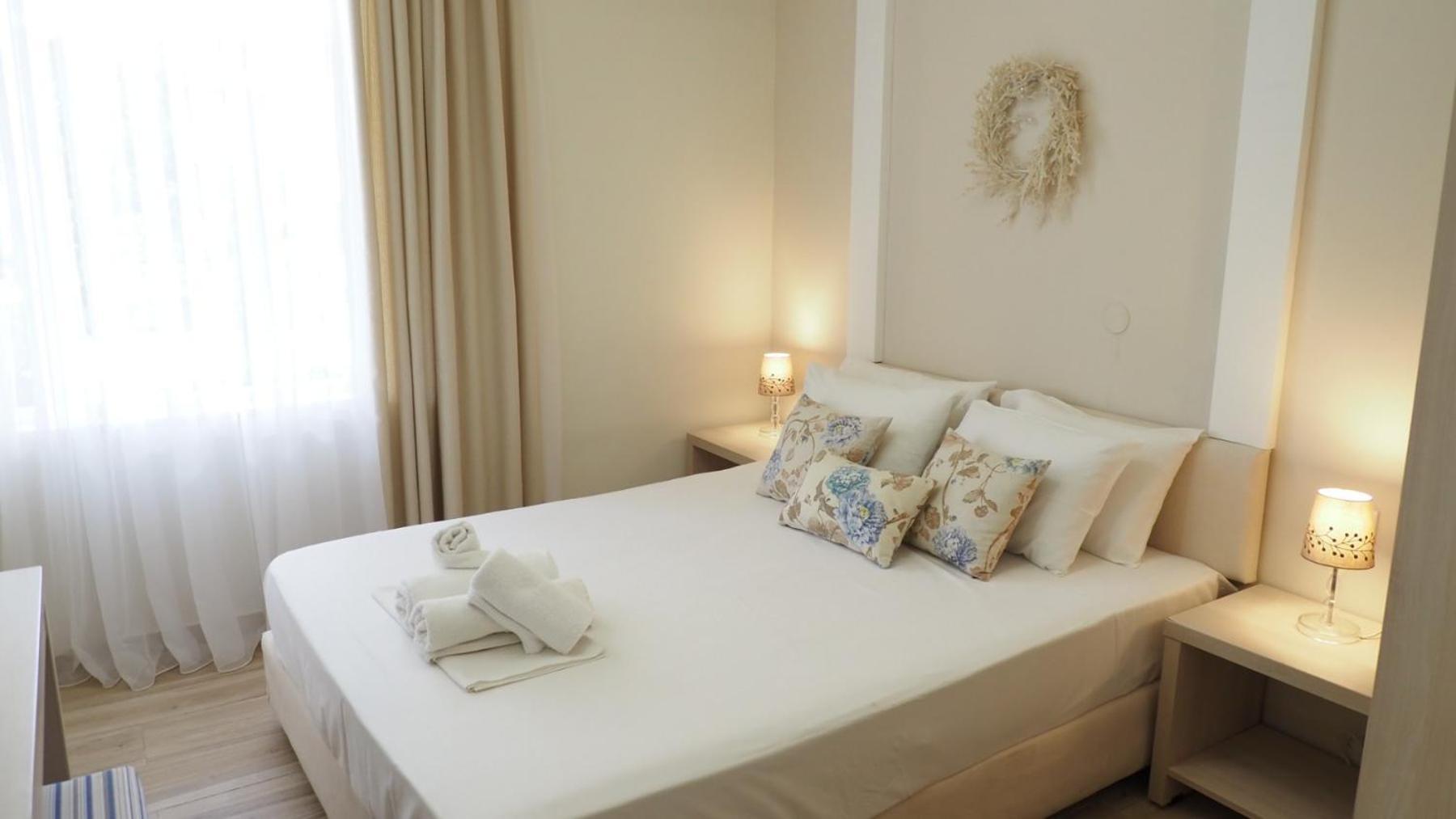 Leonidas Apartments And Suites Mola Kalyva Ngoại thất bức ảnh