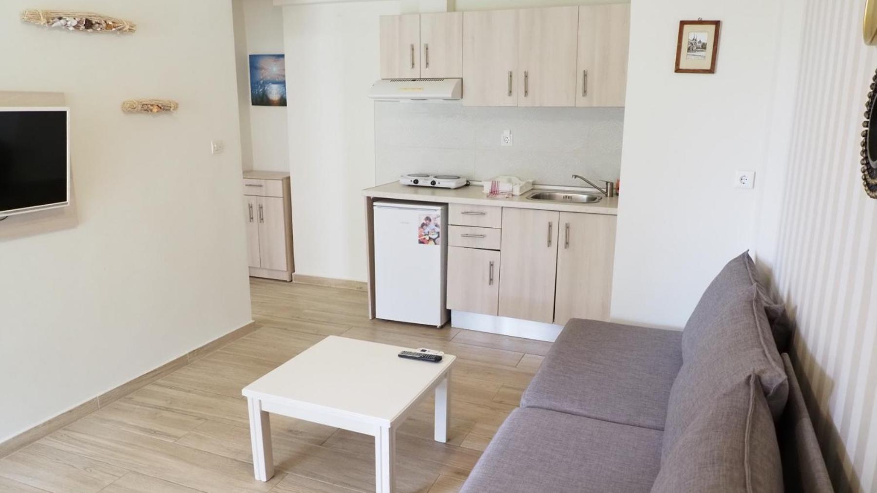 Leonidas Apartments And Suites Mola Kalyva Ngoại thất bức ảnh