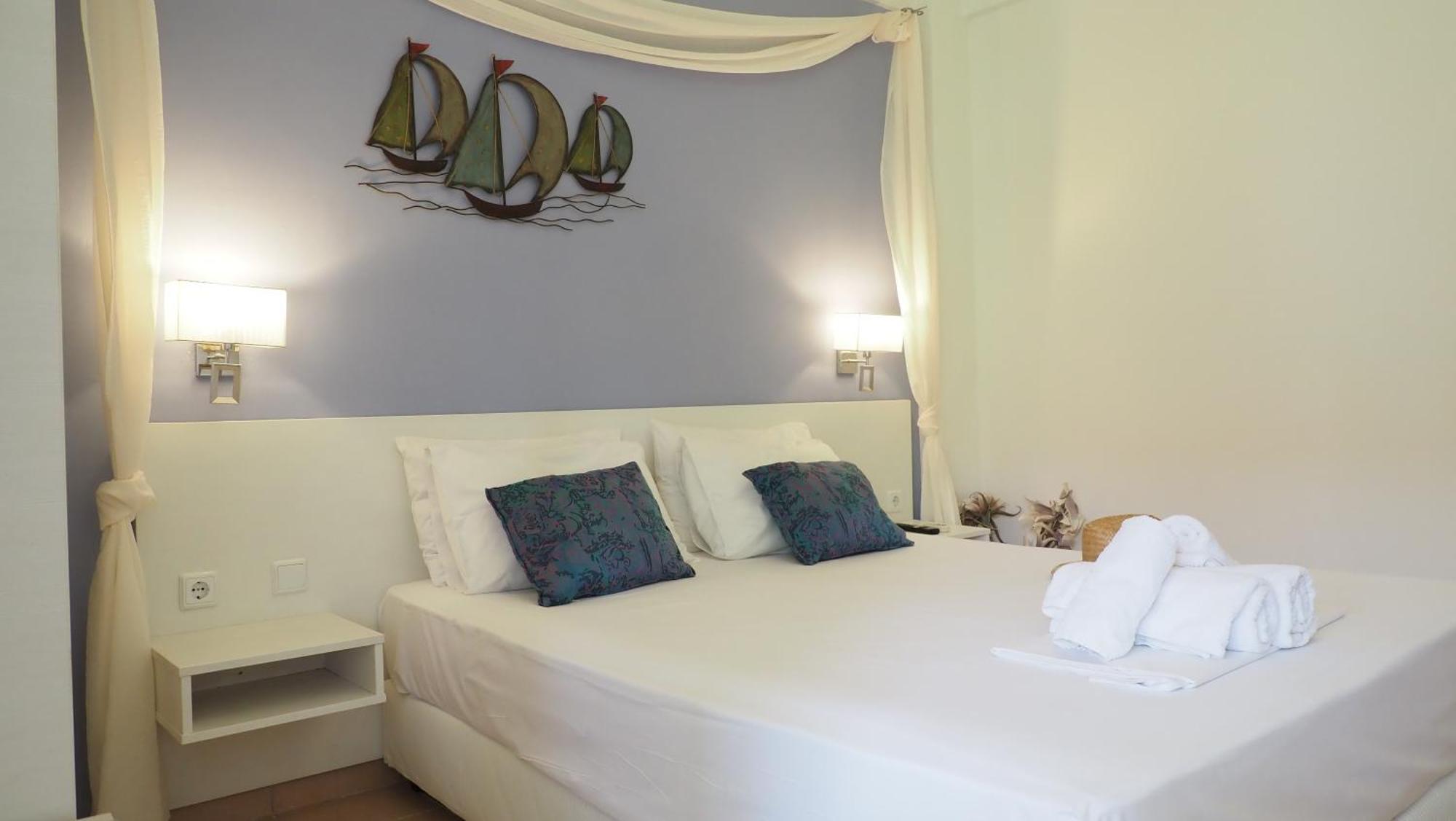 Leonidas Apartments And Suites Mola Kalyva Ngoại thất bức ảnh