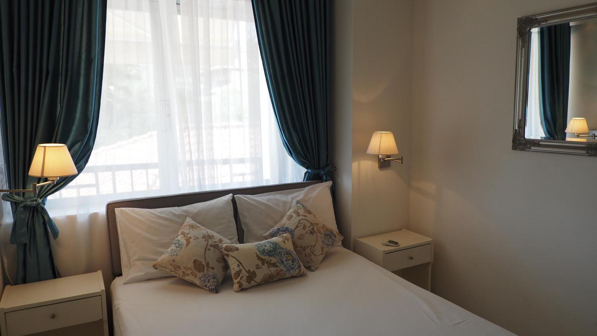 Leonidas Apartments And Suites Mola Kalyva Ngoại thất bức ảnh