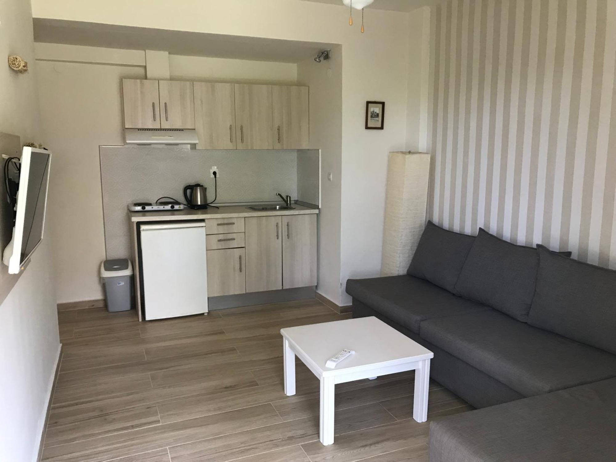 Leonidas Apartments And Suites Mola Kalyva Ngoại thất bức ảnh