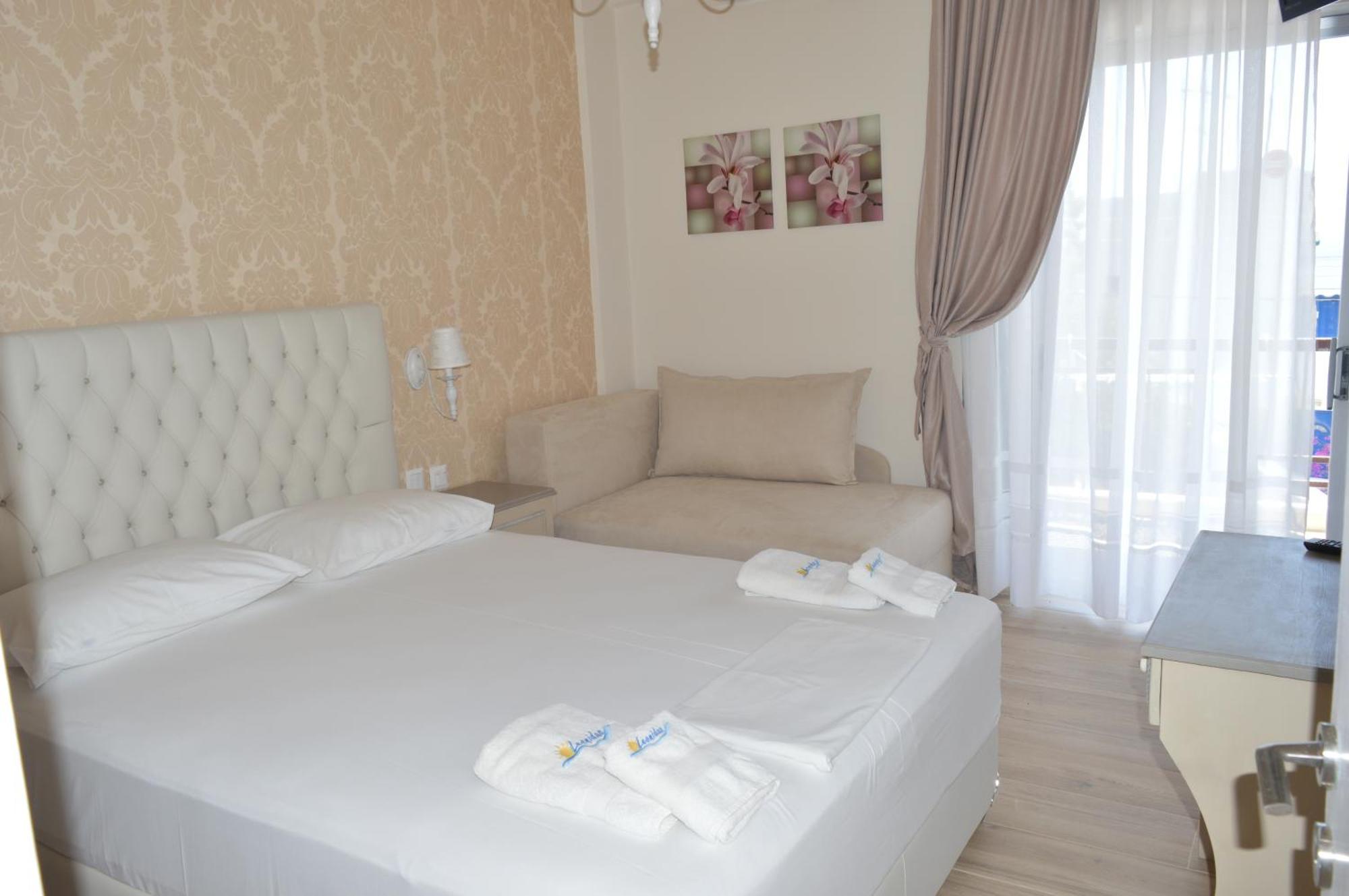 Leonidas Apartments And Suites Mola Kalyva Ngoại thất bức ảnh