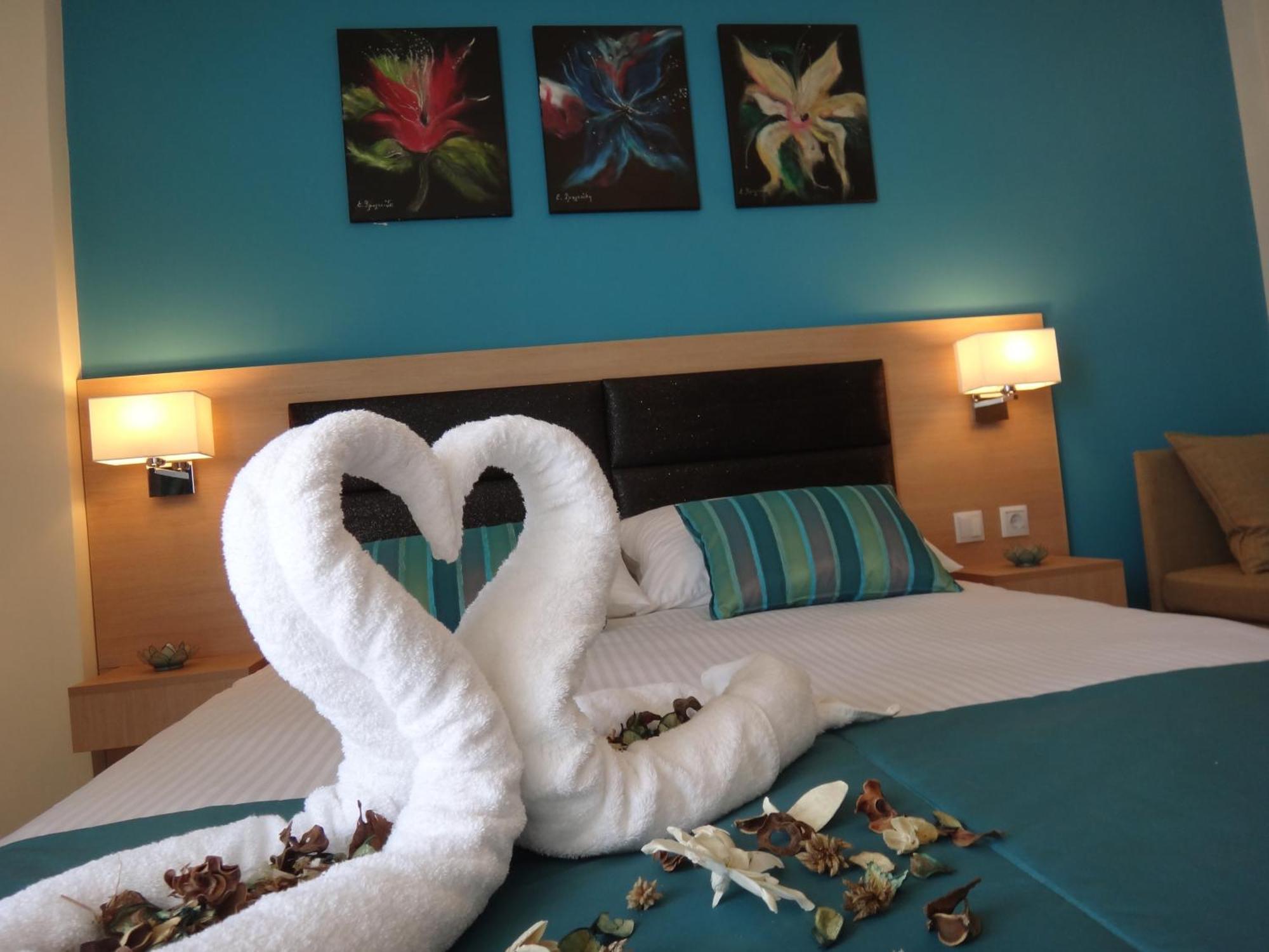 Leonidas Apartments And Suites Mola Kalyva Ngoại thất bức ảnh